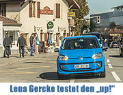 Auto-Salon Genf 2015: Klein, aber oho: Lena Gercke mit neuem Begleiter auf vier Rädern in Genf unterwegs. Das Top-Model testet den Volkswagen up! (©Foto. Brauer für Vilkswagen)